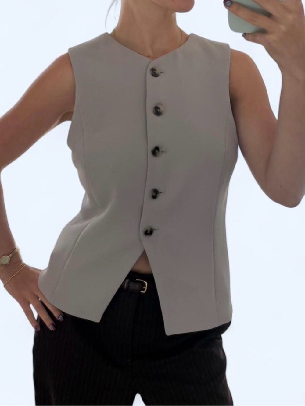 Aritzia Sleeveless Button-Front Camisole in Light Gray